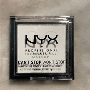NYX Can't Stop Won't Stop Mattifying Powder - Brightening Translucent